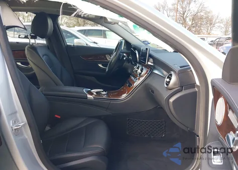 2015 Mercedes-Benz C 300 Luxury 4Matic from USA, damaged, VIN 55SWF4KB2FU020984